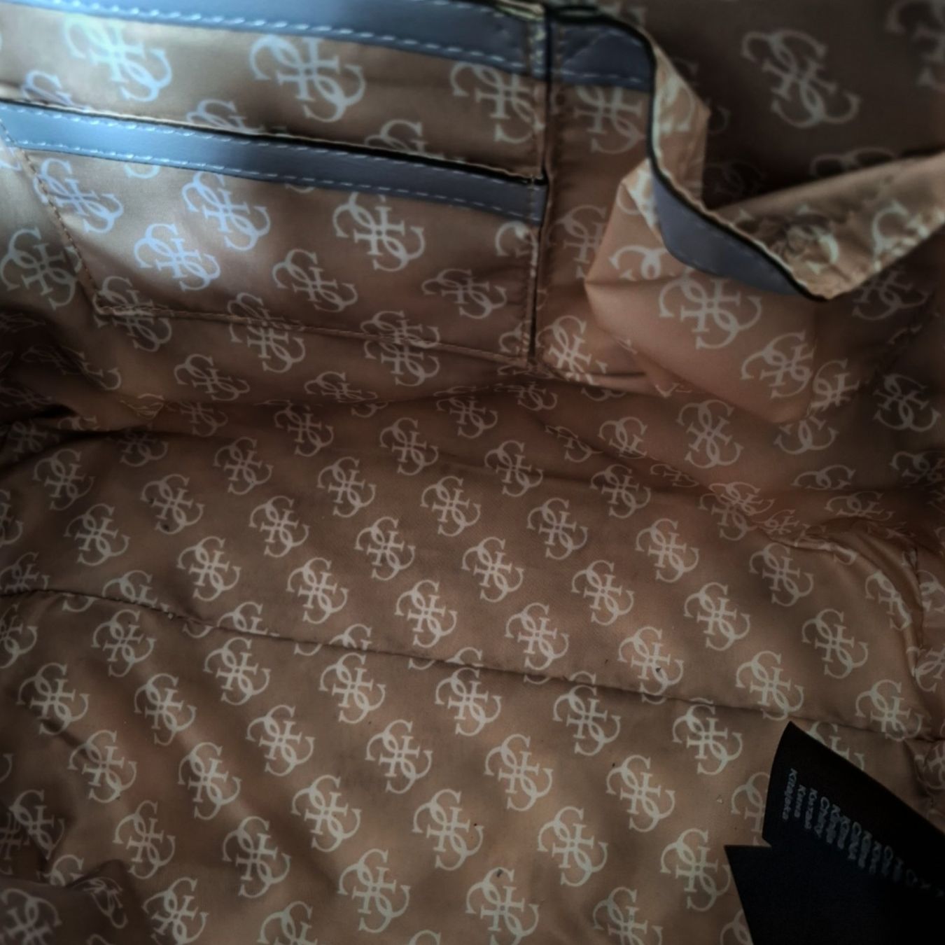 Guess Borse da donna: Guess Sac bleu dégradé – Usato da Le Locle venduto da Threads_CH 7