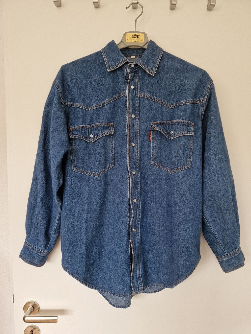 Camicie: Unisex Jeanshemd, Gr. M – Usato da Winterthur venduto da jamz77d