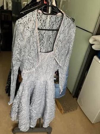 Schönes Cocktail-Kleid