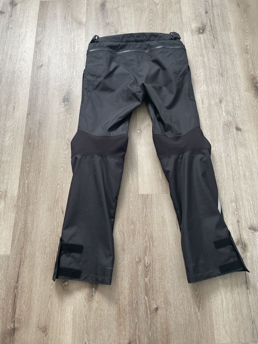 Lotti di vestiti: Motorrad Jacke und Hose – Usato da Wetzikon ZH venduto da Cedi 5