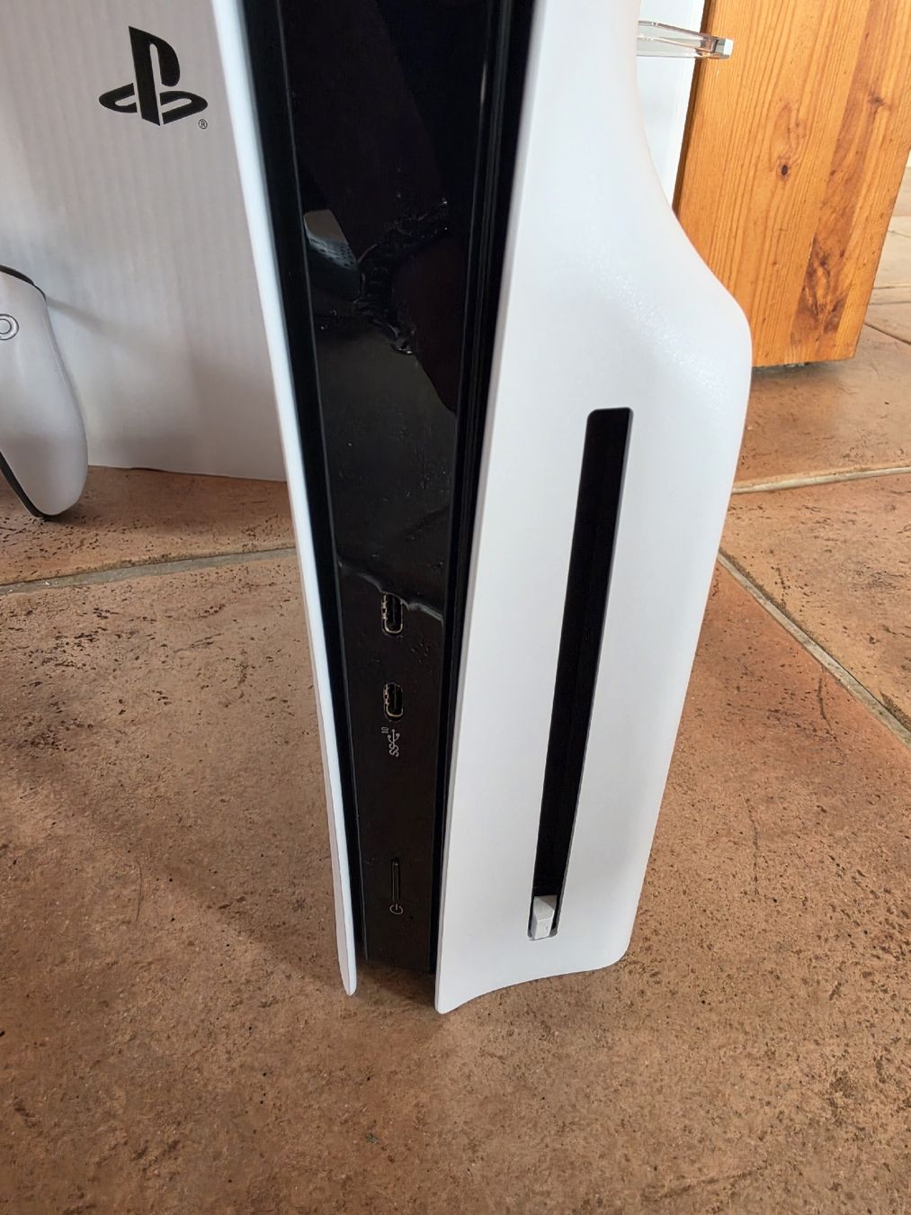 Sony Konsolen: PlayStation 5 825Go – Neu (gemäss Beschreibung) aus Le Solliat von Nache 1
