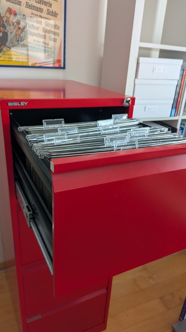 Cassettiere: Filing Cabinet Bisley Red 4 Drawers GRATIS – Usato da Küsnacht ZH venduto da moggylover 3
