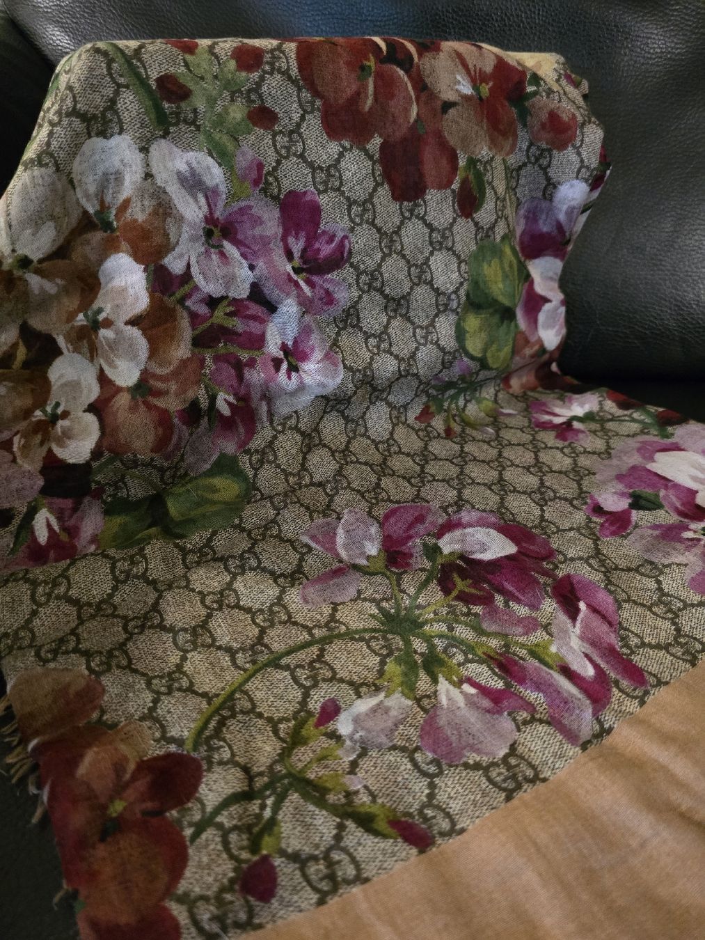 Gucci Foulard & Sciarpe: Gucci Schal – Usato da Gattikon venduto da lavric_d