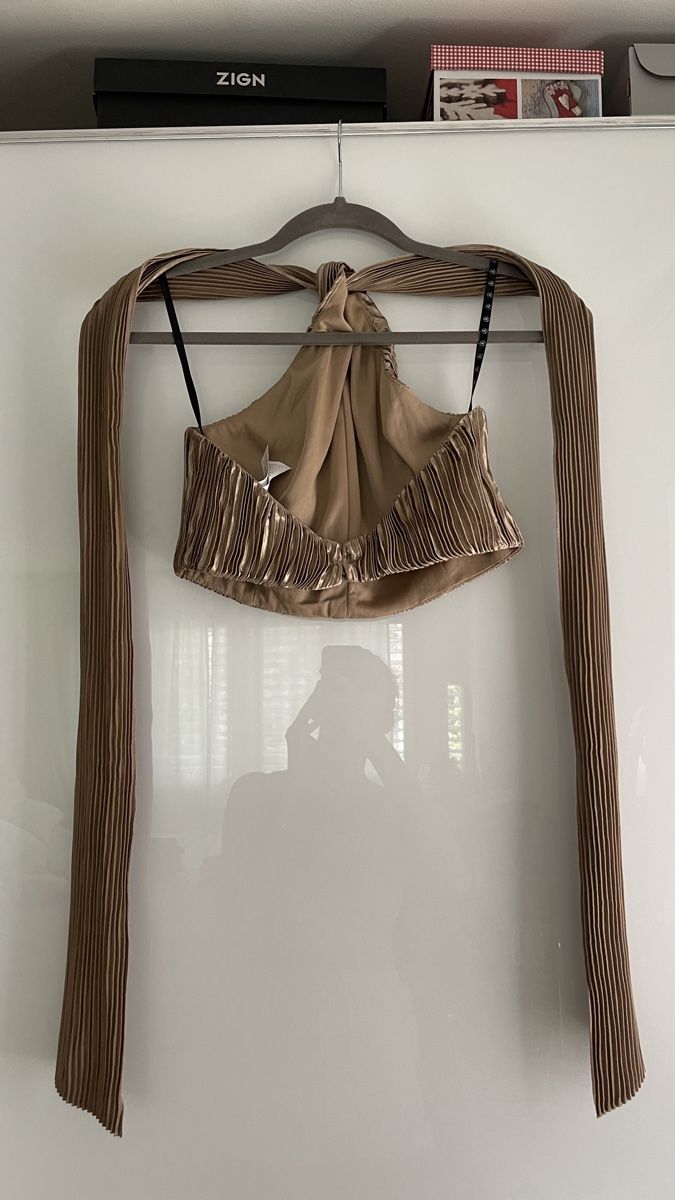 Top: Missguided Halter Neck Croptop – Nuovo e nell'imballaggio originale da Lausen venduto da sim_hgp6 3