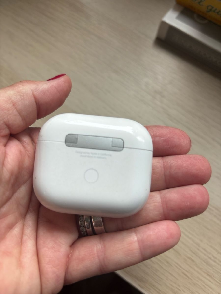 Apple Cuffie: AirPods 3 Case-caricatore – Usato da Gordola venduto da Ghido_s 2