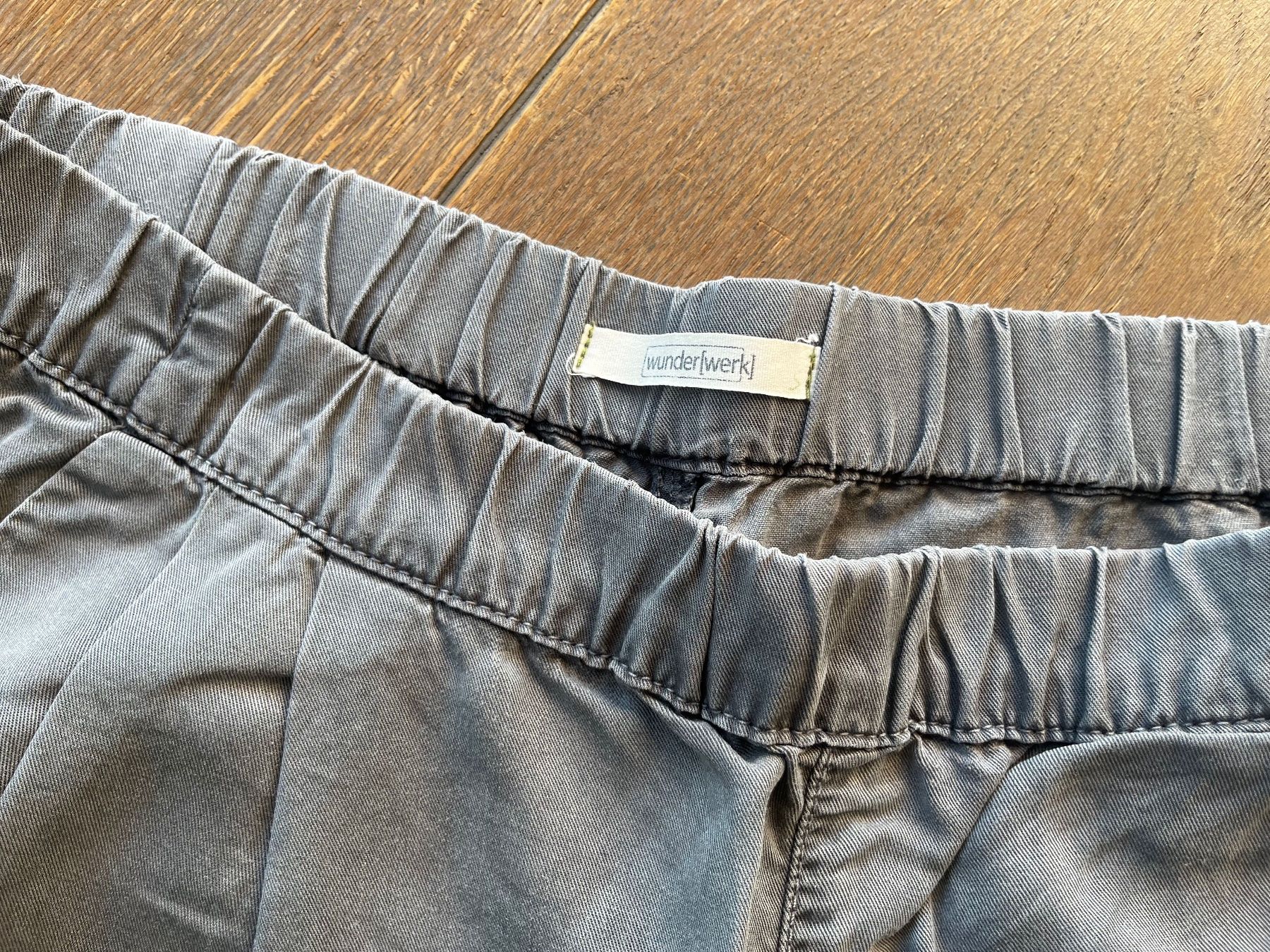 Pantalons: Pantalon léger 7/8 taille 36 – D'occasion à Develier par lili_1 1