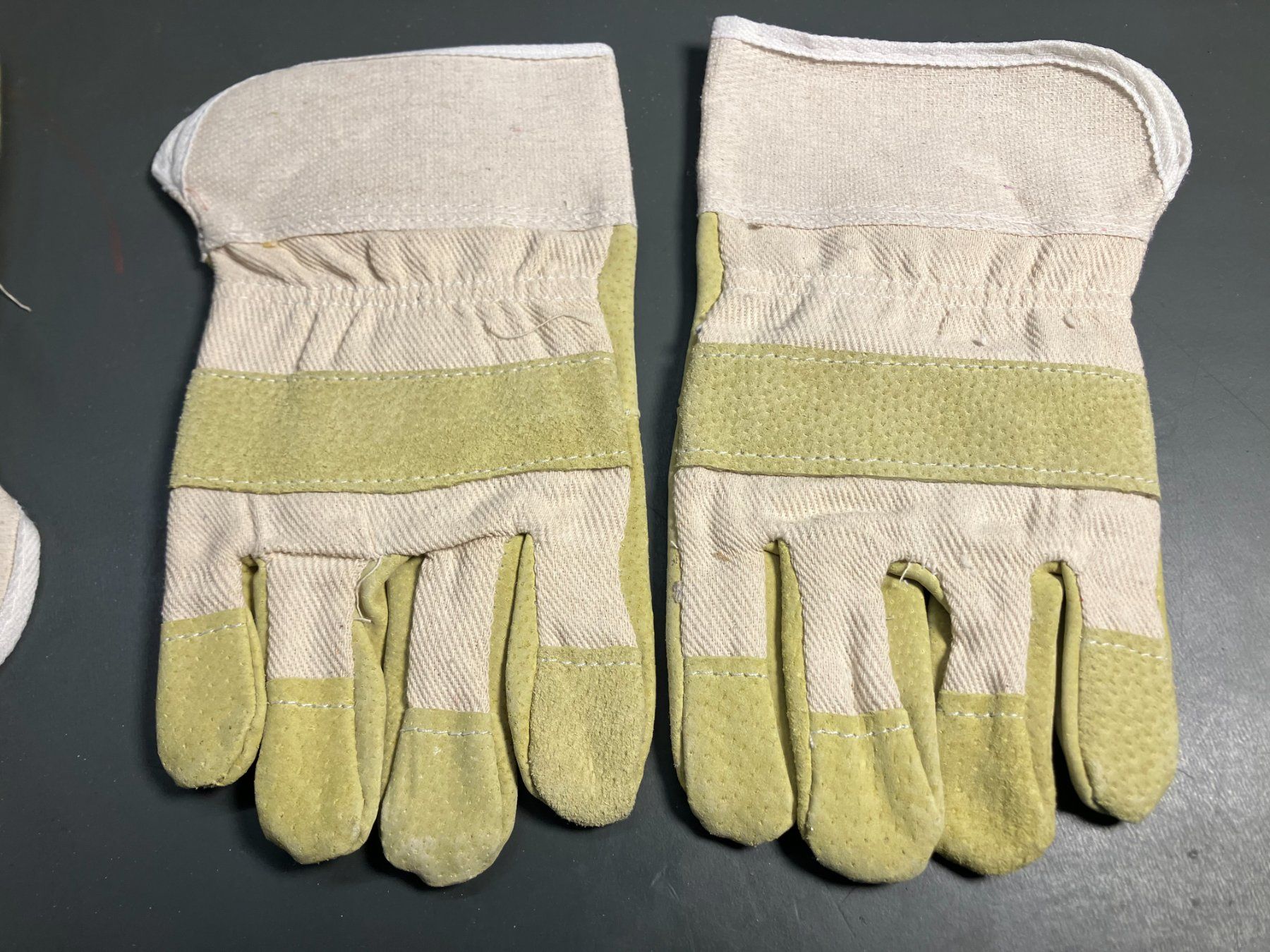 Gants & mitaines : 2 Paar Arbeitshandschuhe Gr. 9/ L NEU ab 1.- – Neuf (Voir description) à Lichtensteig par Buy24International 3