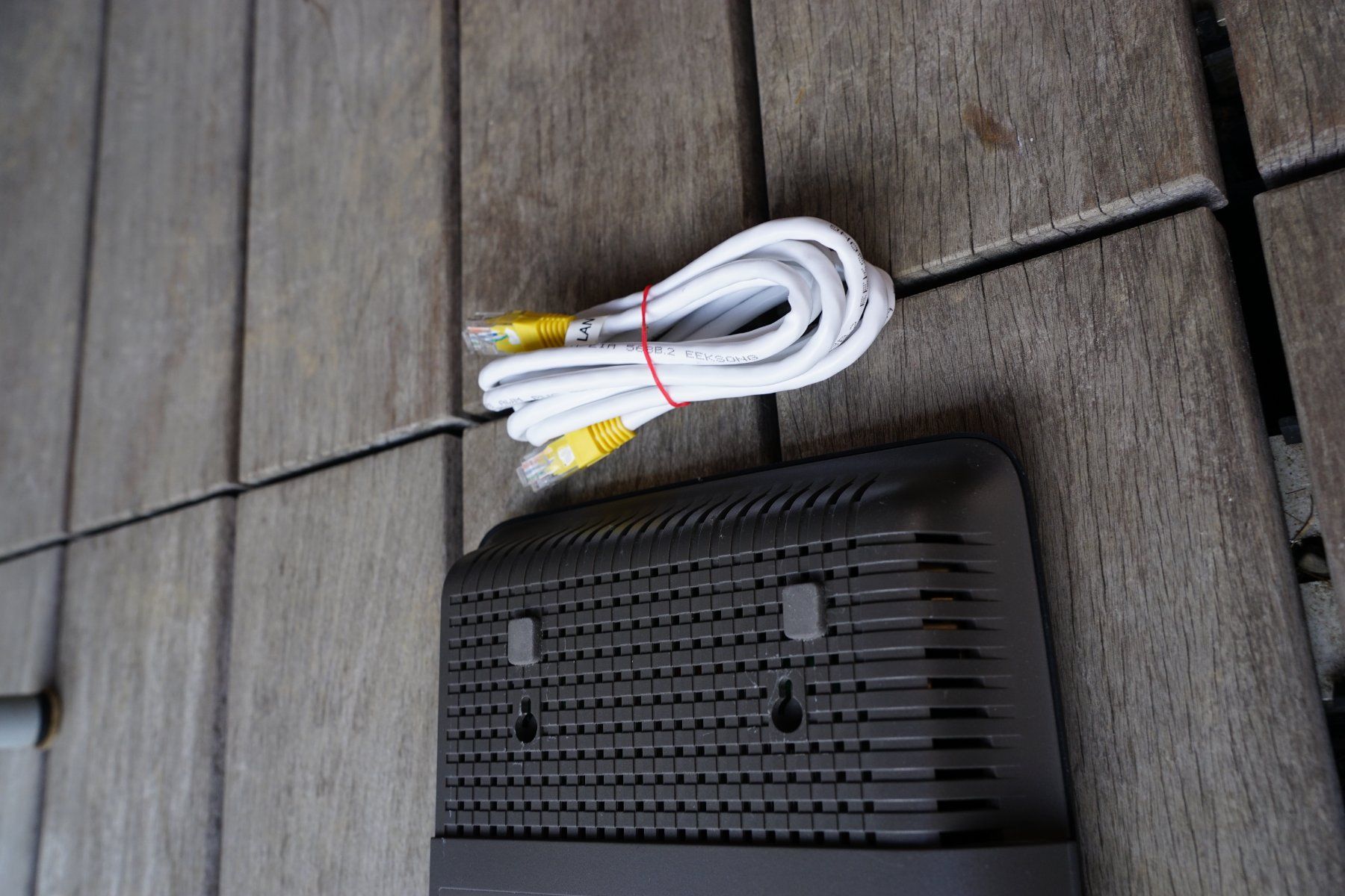 Linksys Modem & Router: Linksys E4200 Router, inkl. ethernet Kabel, Schwarz – Usato da Baar venduto da snollub 2