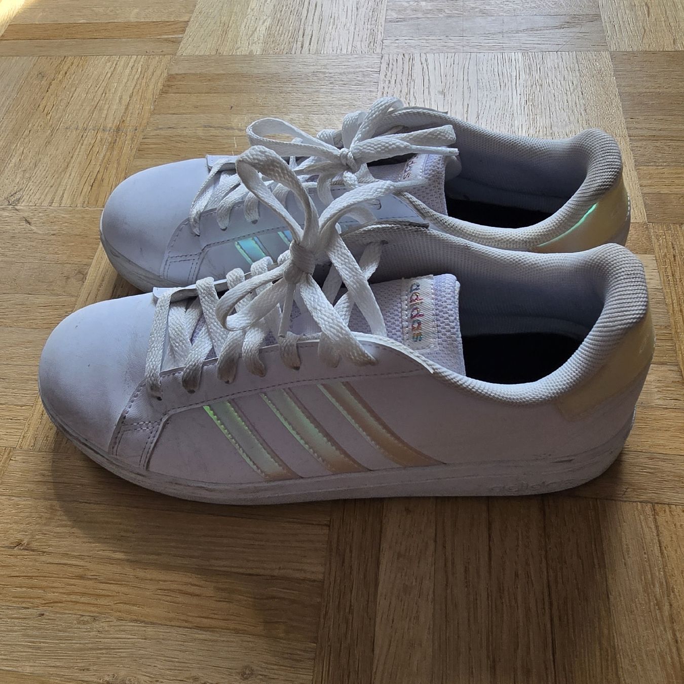 Adidas Scarpe da donna: White Pink Adidas Sneakers 40 – Usato da Basel venduto da DaniJohni 1