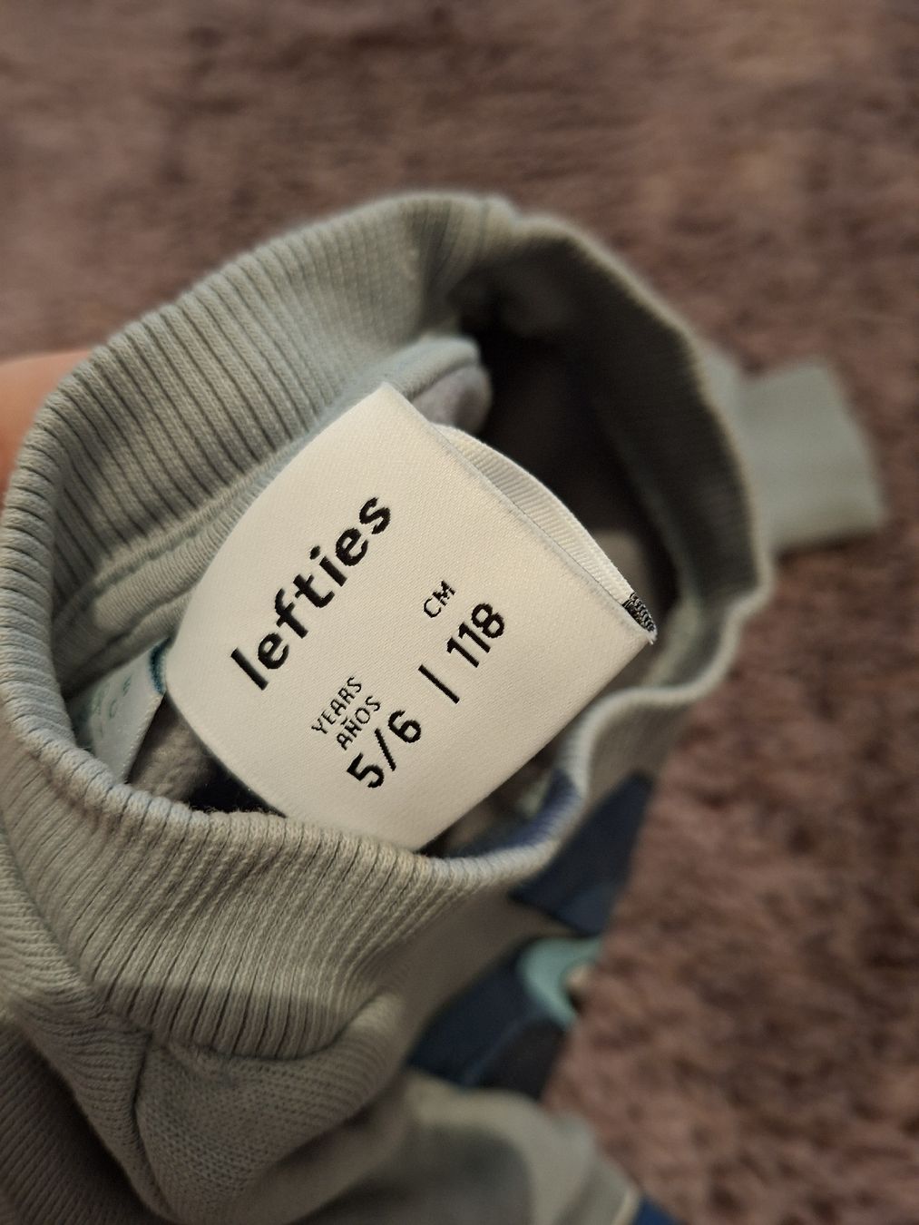 Maglioni & Felpe: Stitch Pullover, Gr. 118 – Usato da Winterthur venduto da Ausmisten2026 1