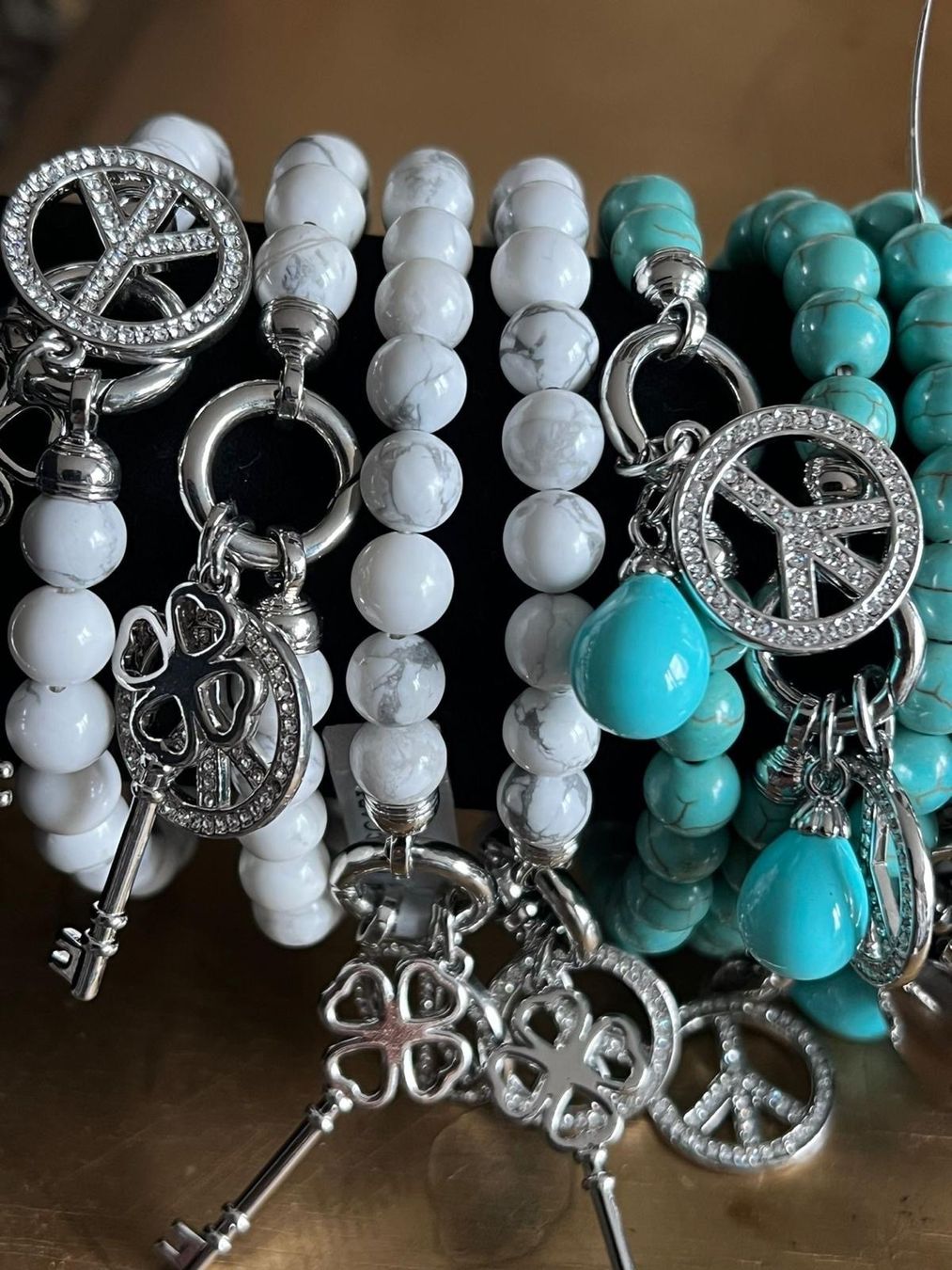 Bracciali & Braccialetti: Stretch Armband howlith – Nuovo (secondo la descrizione) da Teufen Ar venduto da Exclusive.stuff.CH