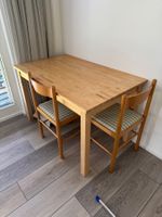 Küchentisch IKEA aus Holz und 2 Stühle