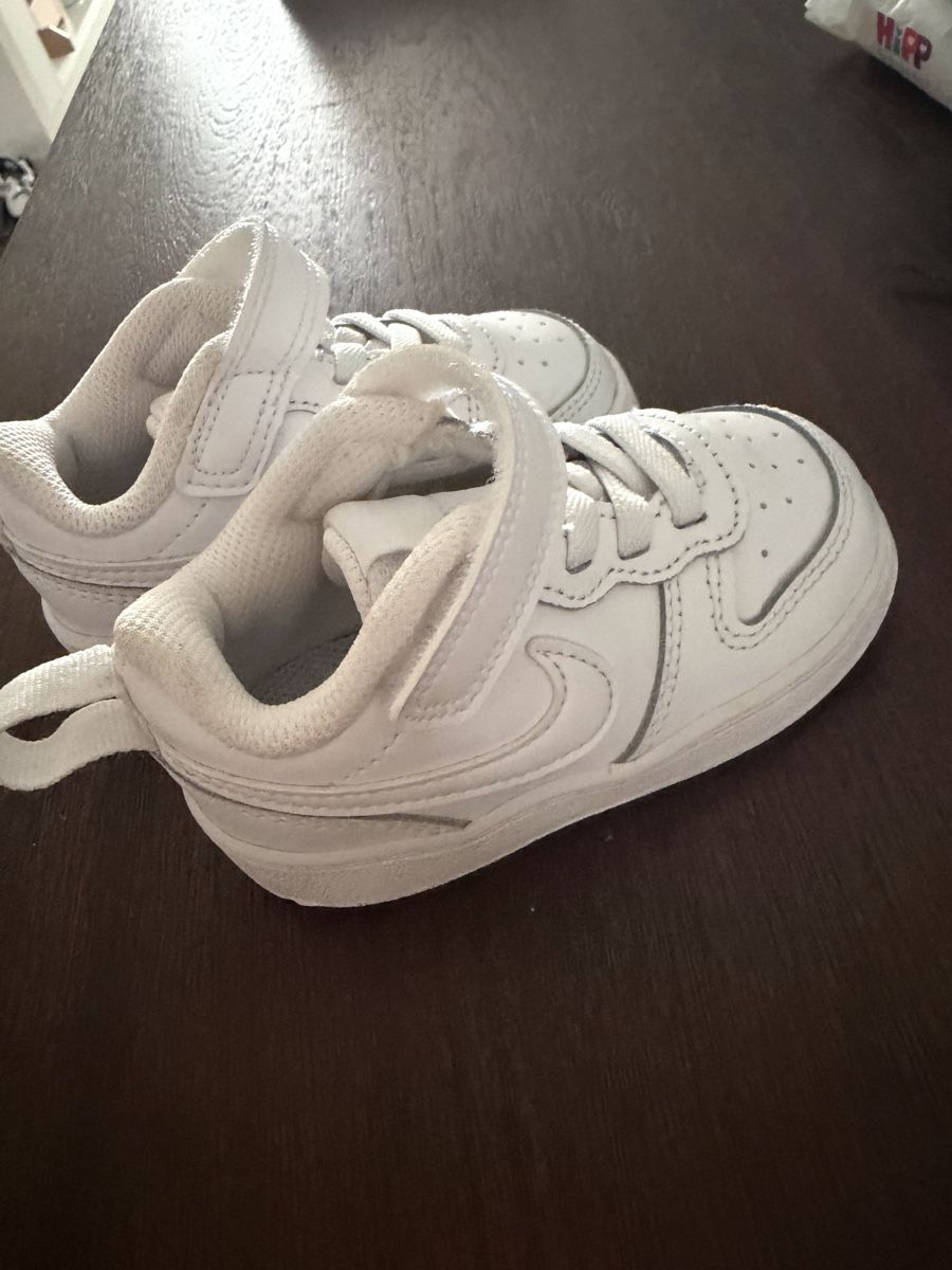 Nike Scarpe per ragazzi: Kinderschuhe Nike Grösse 21 Neu  – Nuovo (secondo la descrizione) da Pratteln venduto da sarax3.-