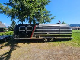 Airstream Land Yacht Souvereign 31 / Foodtruck / Wohnwagen