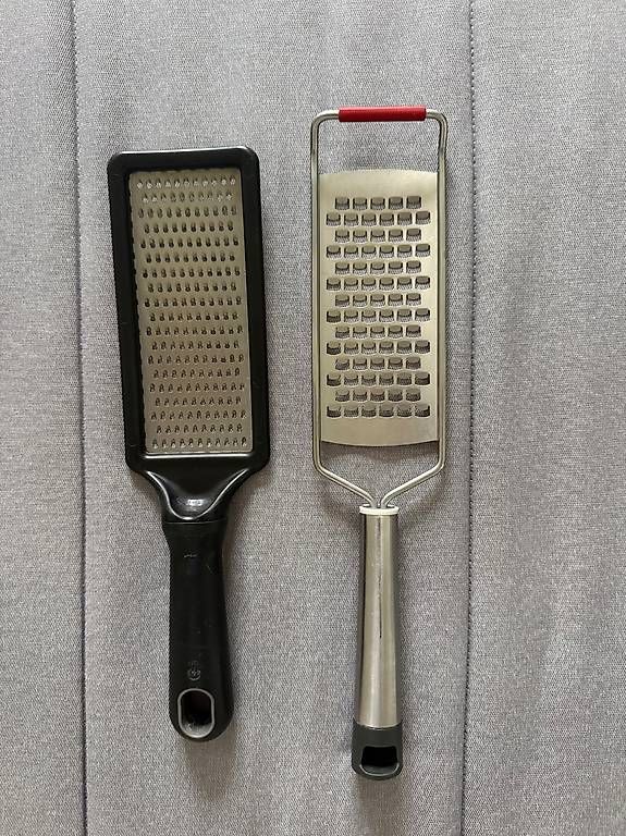 Elettrodomestici da cucina: 2 x graters – Usato da Zürich venduto da mei_wvq7 1