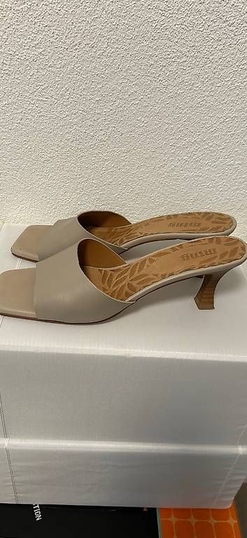 Scarpe da donna: Müli aus Leder, Gr. 39 – Usato da Romanshorn venduto da valena01