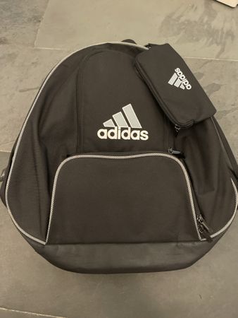 Schwarzer Adidas Rucksack