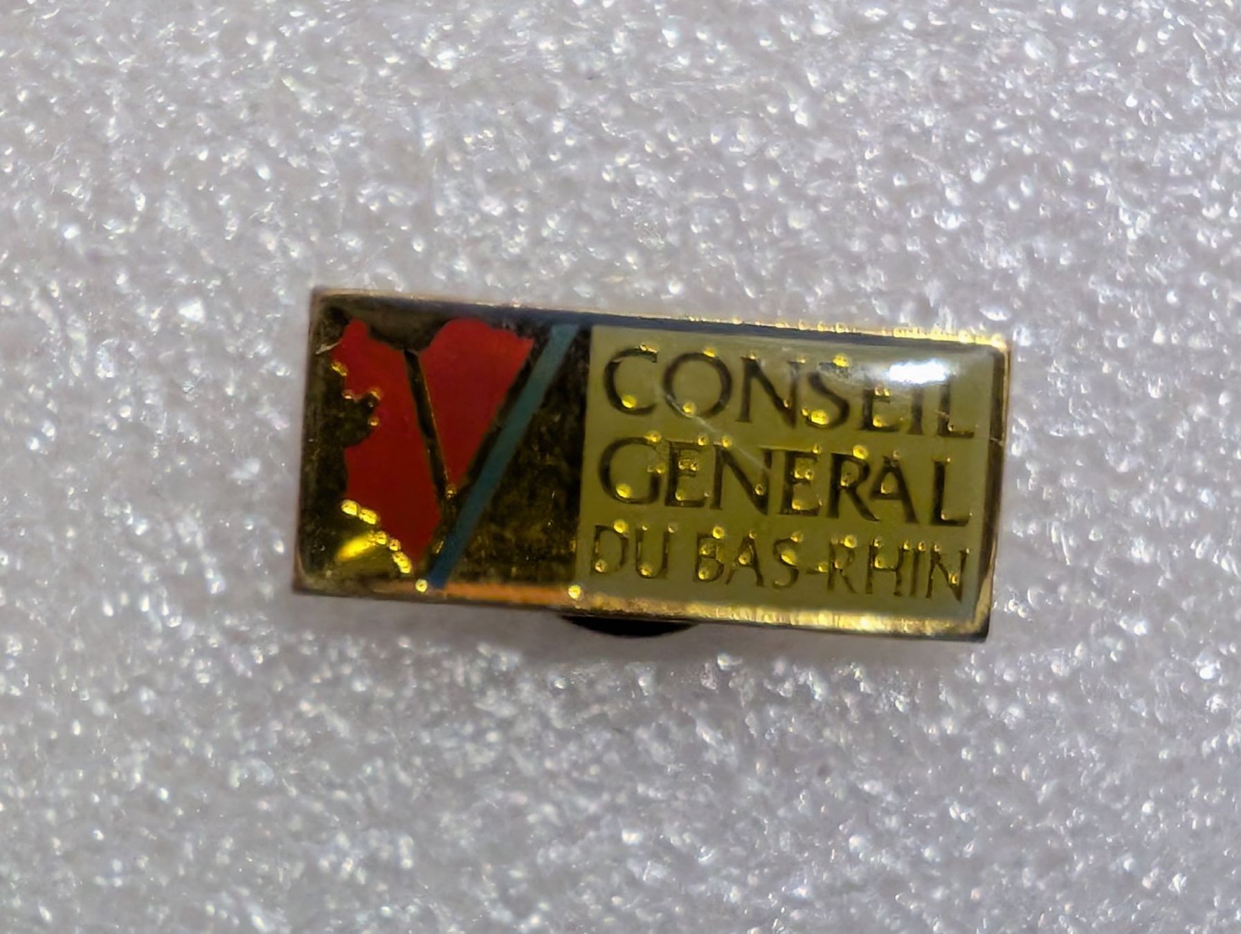 Plaketten & Abzeichen: Ansteckpin 267: Conseil – Gebraucht aus Oppligen von Pin-Fall-Shop