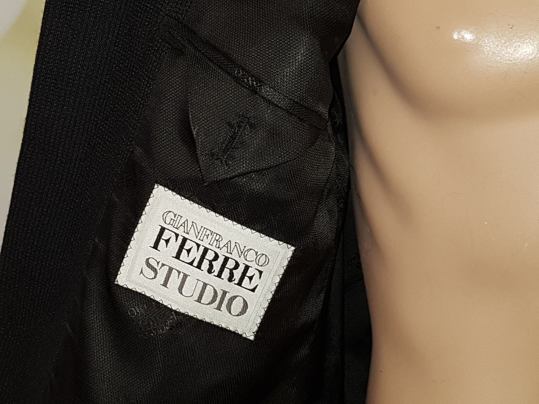Gianfranco Ferre Completi: GIANFRANCO FERRE costume / Anzug taille / Grosse M – Usato da Cossonay-ville venduto da Super-Price-Quality 6