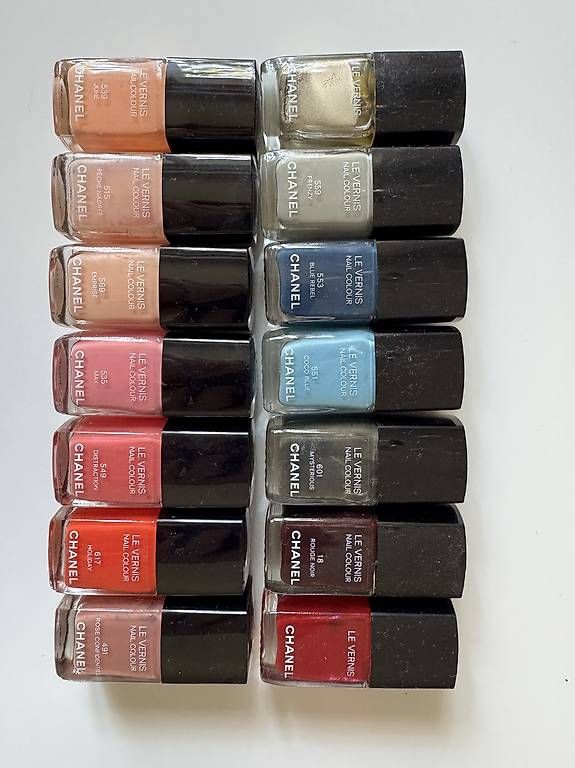 Chanel Nagellack: 14x Chanel Nagellack  Rouge Noir, etc – Gebraucht aus Zürich von giztee