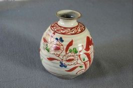 Zierliche Japanische Designervase gemarkt
