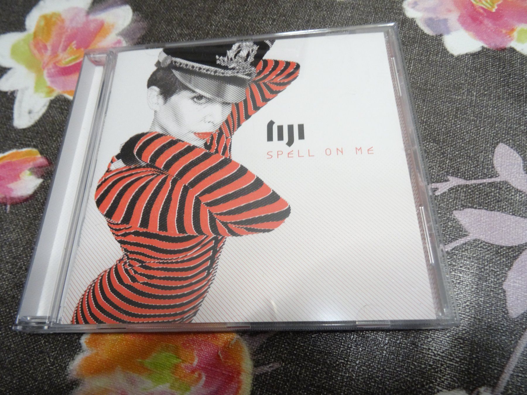 CDs: Fiji - Spell  on me CD – D'occasion à Olten par Disc-Ausverkauf