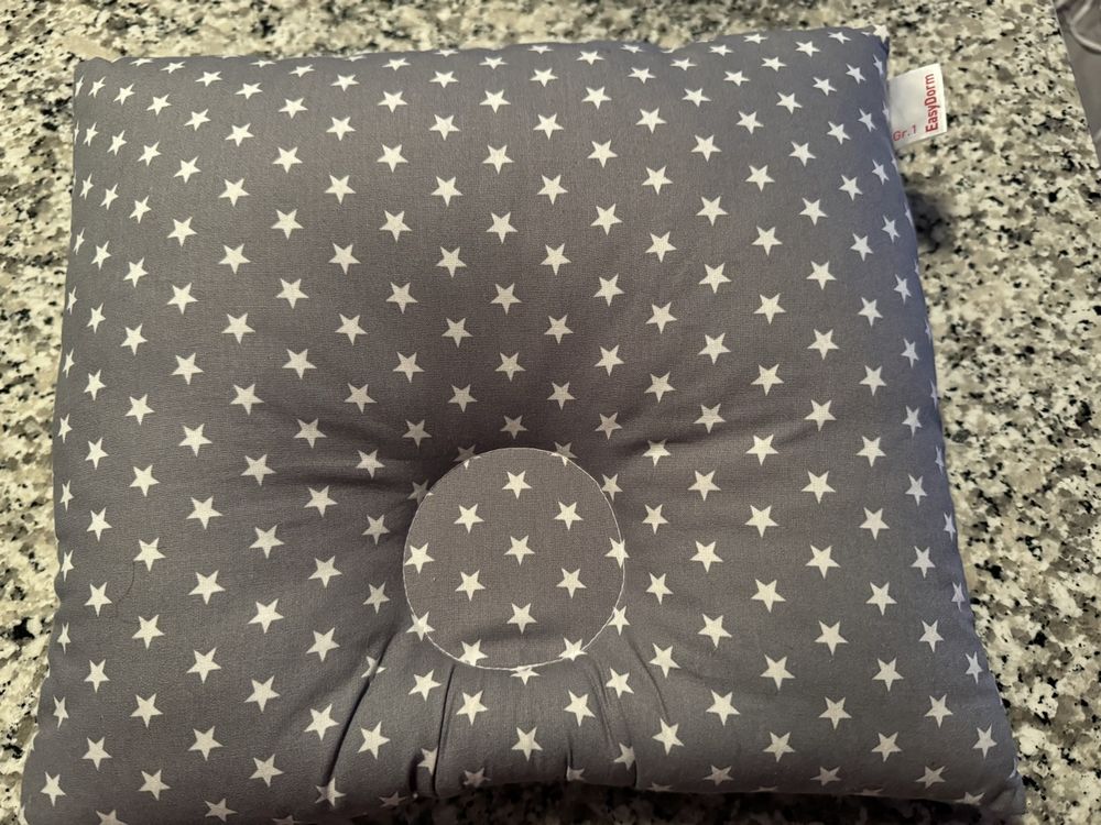 BabyKissen Caramelo In Grau - Süßes Bonbon-Kissen Für Sicheres Schlafen