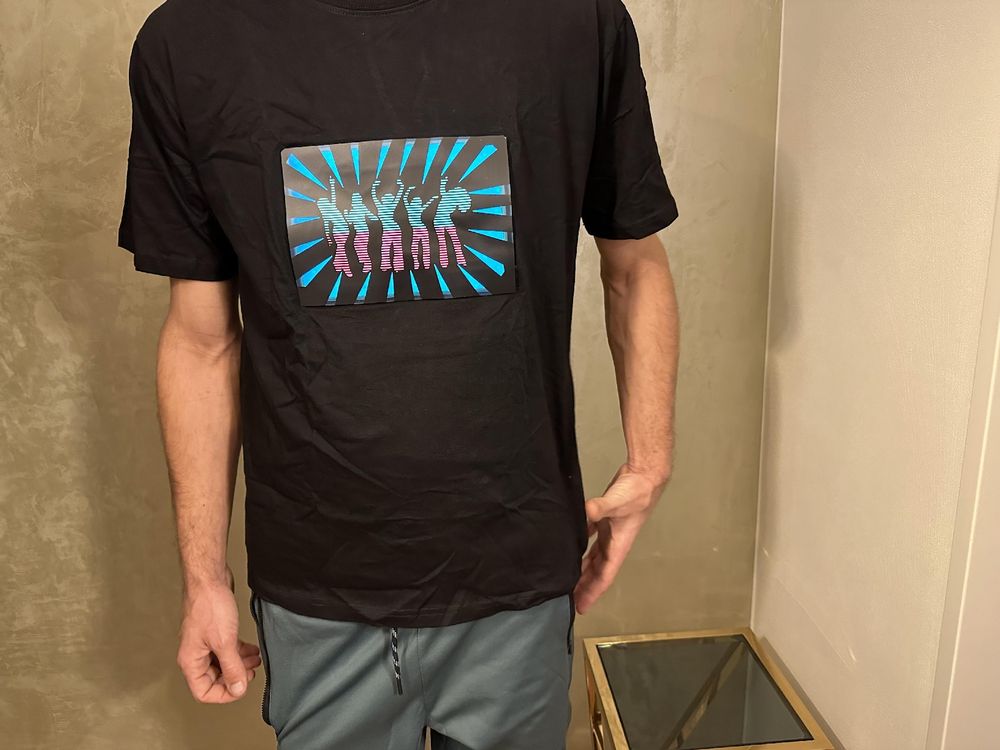 T shirt clearance mit led