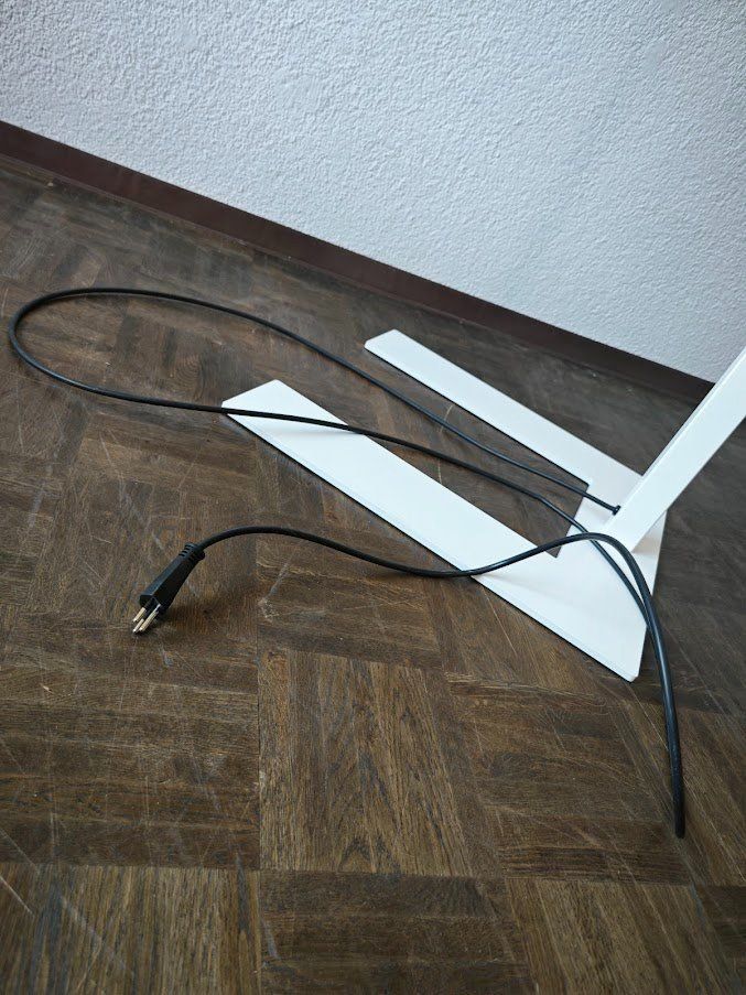 Lampade: Led Stehlampe Waldmann Bewegungssensor dimmbar Top Zustand – Usato da Toffen venduto da Immo-Erben 8