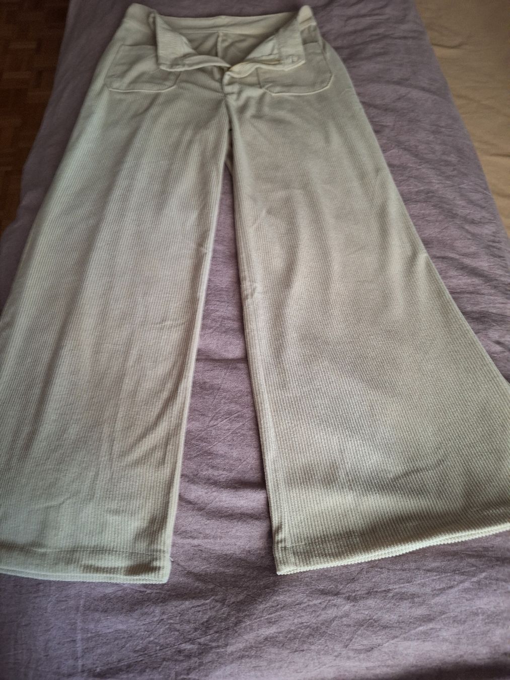 Pantaloni: Pantalon velours – Nuovo (secondo la descrizione) da Fribourg venduto da car_6vvs 3
