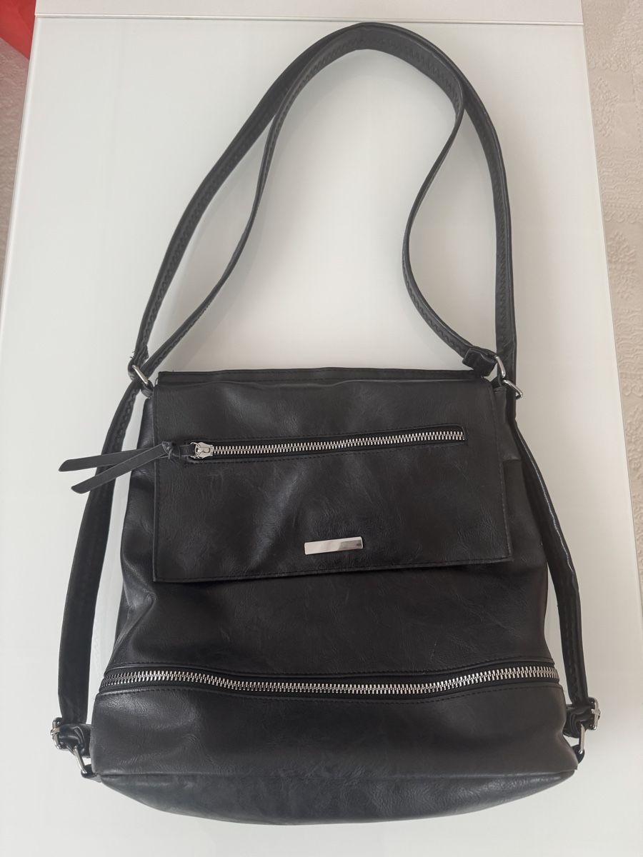 Borse da donna: Schwarze Handtasche/Rucksack 2in1 – Usato da St. Margrethen SG venduto da des_lb7v