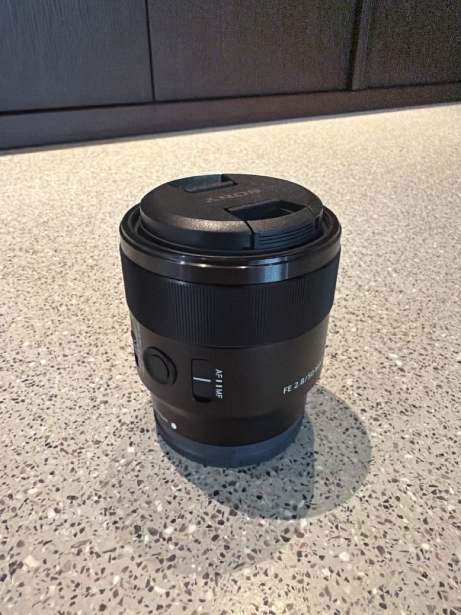 Sony Obiettivi: Sony FE 2.8/50 Macro Lens excellent condition – Nuovo (secondo la descrizione) da Kilchberg ZH venduto da herrliberg2023