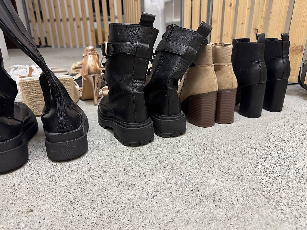 Scarpe da donna: Damenschuhe Gr. 36 | 11 Paar – Usato da Uster venduto da cynale 3