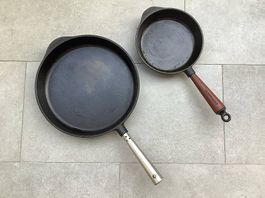 2 Skeppshult Gusseisen Pfannen