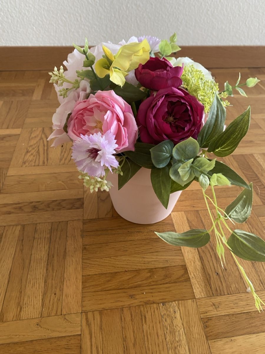 Piante & sementi: Rosa Blumentopf mit Kunstpflanzen – Usato da Neuenhof venduto da UrbanBags 1