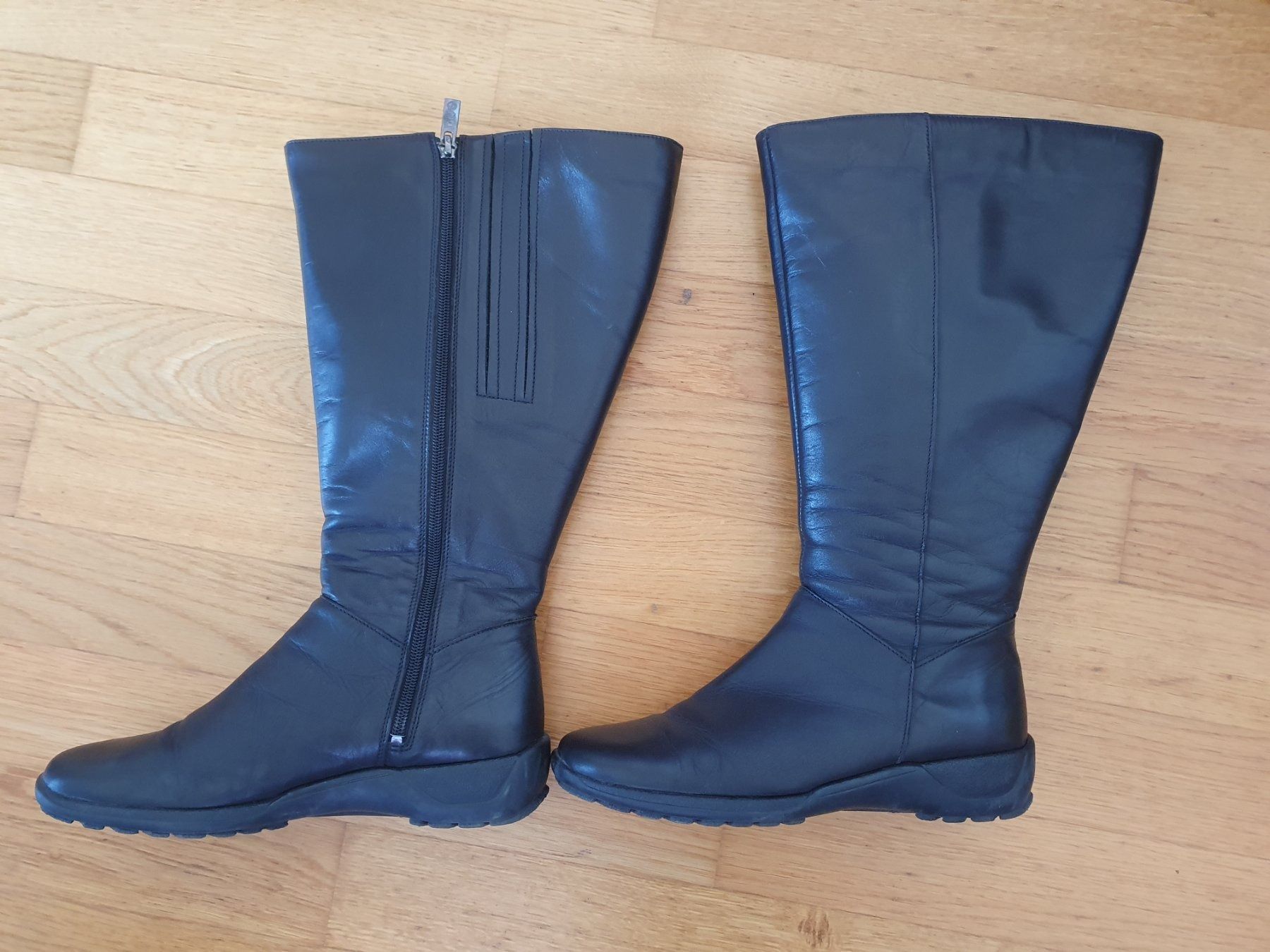 Scarpe da donna: Echtleder Weitschaftstiefel Gr. 37 Schwarz ohne Absatz – Usato da Zweidlen venduto da Shubli 2