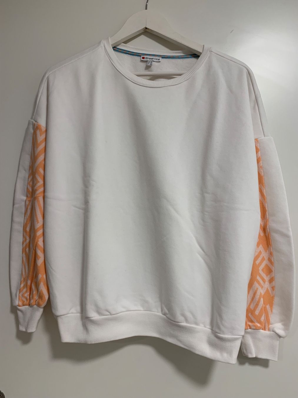 Maglioni & Felpe: Neu Sweatshirt Pullover Gr. 38 – Nuovo (secondo la descrizione) da Embrach venduto da Bdennis