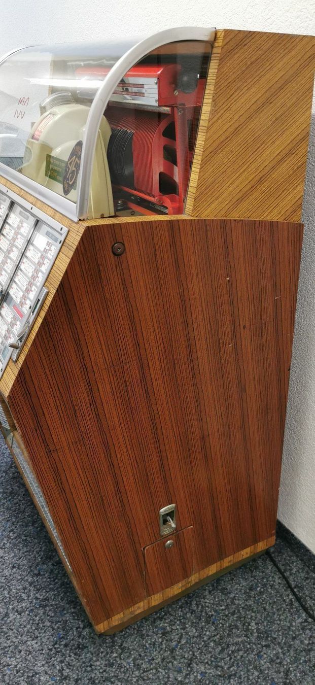 Jukebox: Musikbox Seeburg M100B – Usato da Geroldswil venduto da jukeman 3