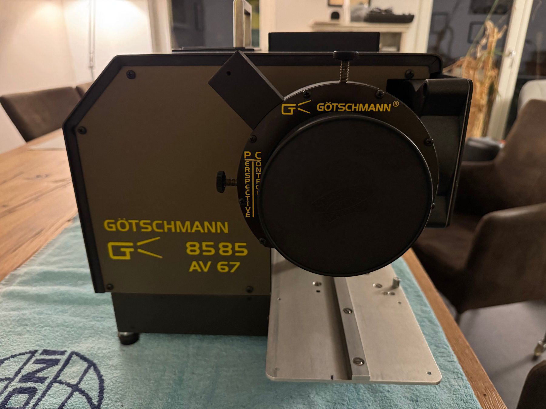 Filme: Götschmann 8585 AV Mittelformat-Projektor 6x7 Set – Gebraucht aus Oberrohrdorf von ker_5h67 1
