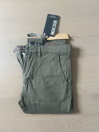 Chino INDICODE vert taille 31 neuf