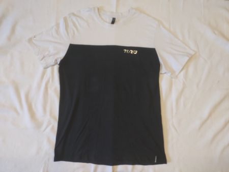 T-shirt Scott TUNED noir et blanc, Taille L TBE