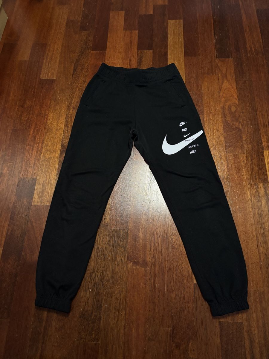 Nike Pantaloni: Nike Jogginghose – Usato da Dättlikon venduto da Cocco2