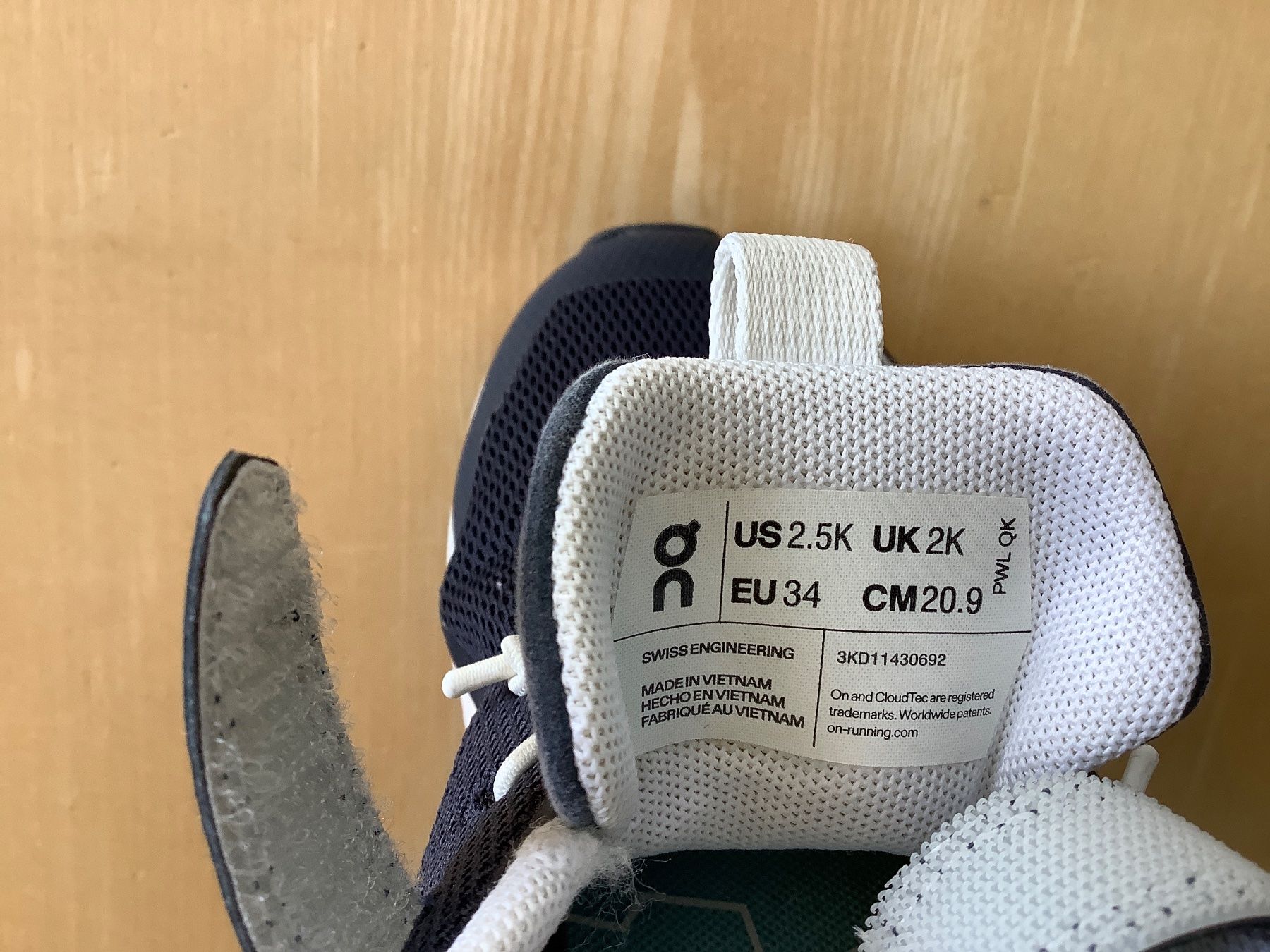 On Scarpe da uomo: On Schuhe Kinder – Usato da Uznach venduto da manulas 2