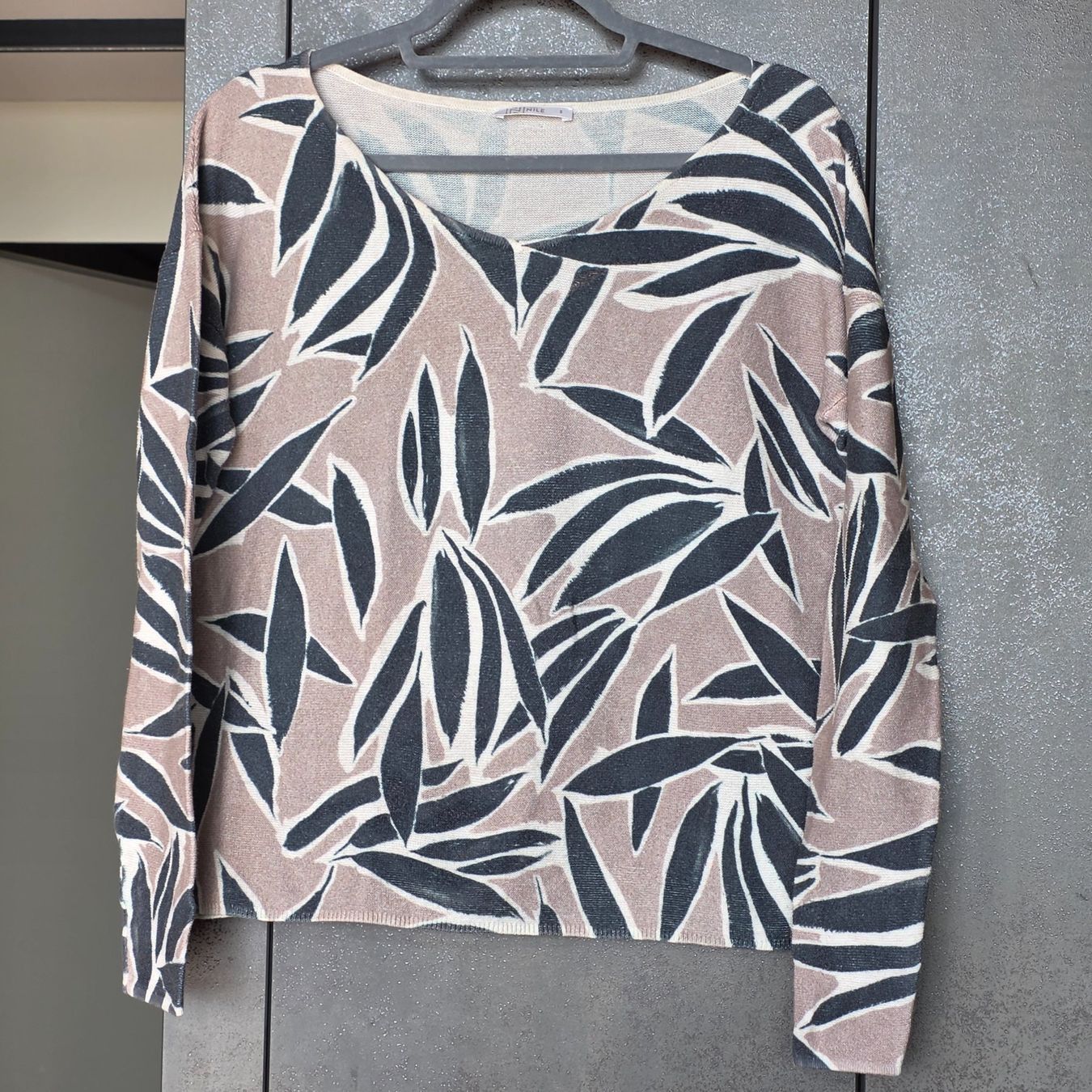 Nile Maglioni & Felpe: 🐸 NILE PULLOVER S BLÄTTER MUSTER 100% BAUMWOLLE – Usato da Môtier (Vully) venduto da Frogs