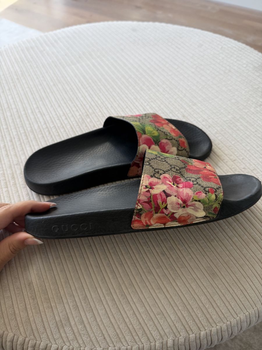 Chaussures femmes: Gucci bloom Pantoletten Slides  – D'occasion à Birmensdorf ZH par lakii338 1