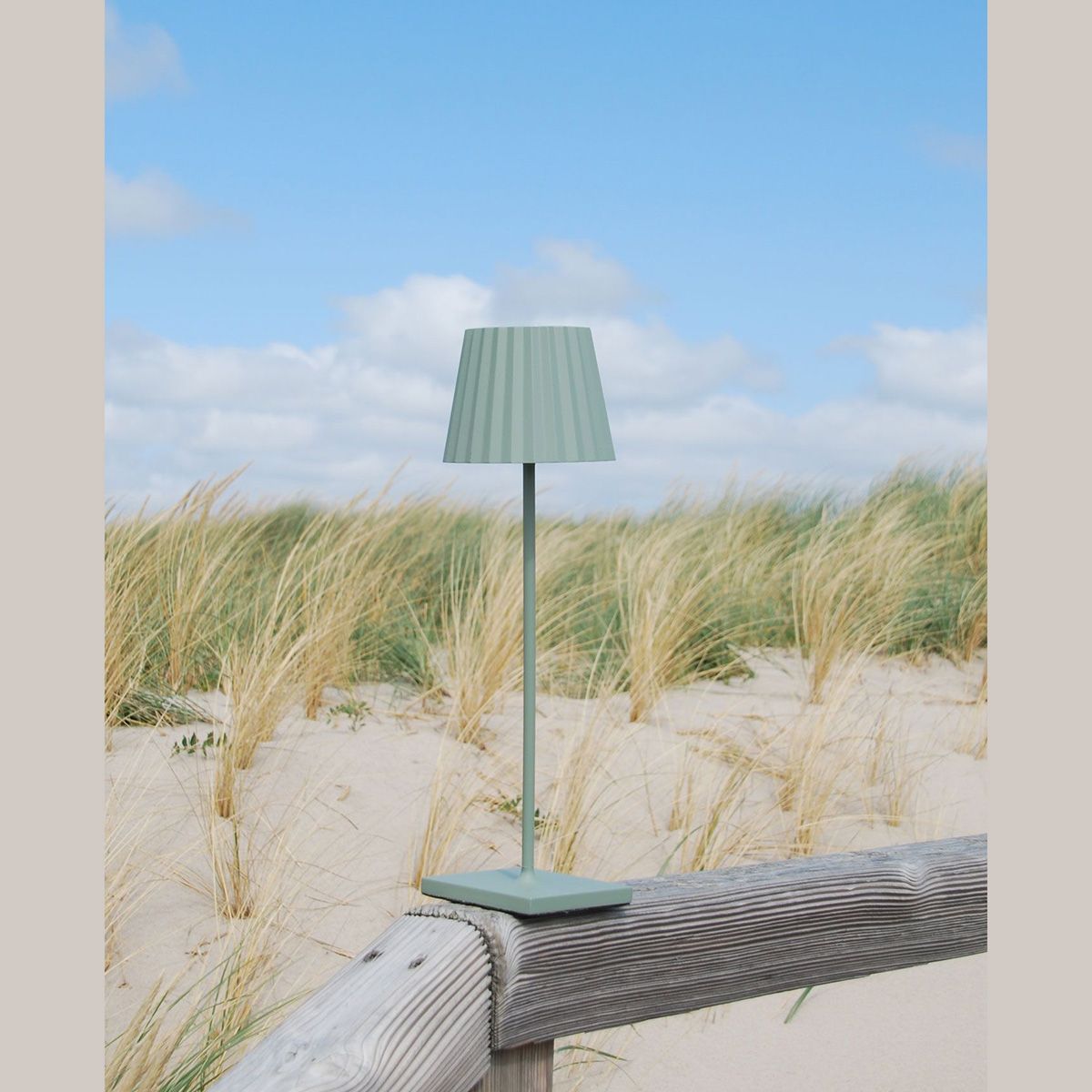 Lampade: Aussen Tischleuchte, Grün, 38 cm Höhe – Nuovo (secondo la descrizione) da Kreuzlingen venduto da Smart-Light 1