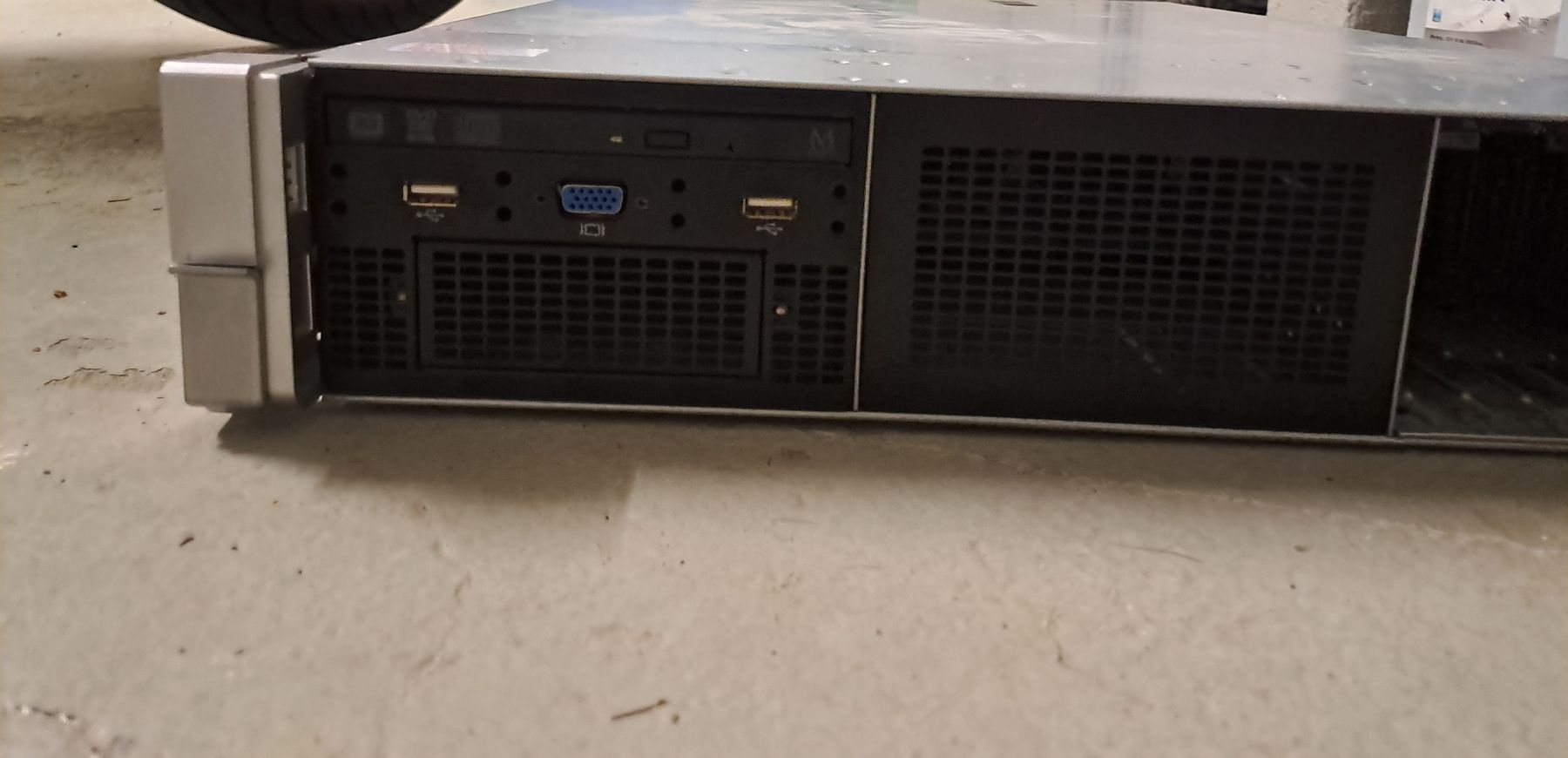 Server: HP ProLiant DL380 Gen9 Server inkl. Einschübe – Gebraucht aus Wattwil von mf_266 1