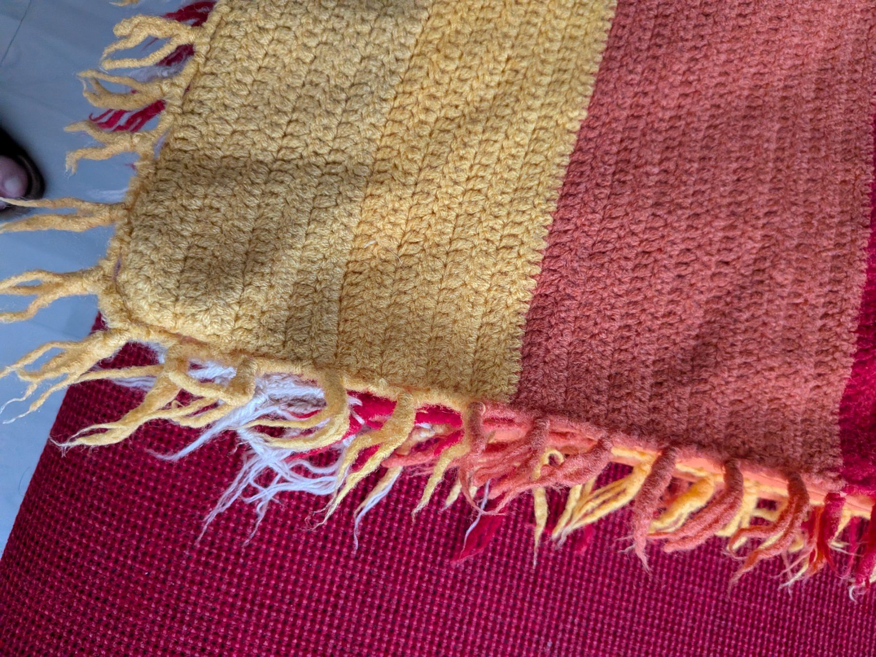 Coperte: Häkeldecke, Bett- oder Sofaüberwurf – Usato da Emmen venduto da magelan 5