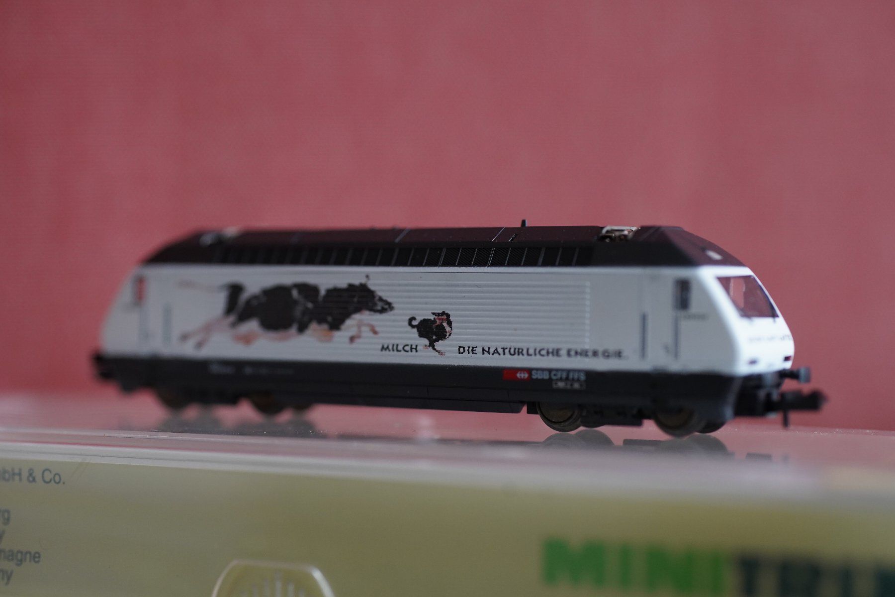 Trix Modellini di ferrovie: Spur n: SBB Re 460 "Milch", Minitrix 12693 – Nuovo e nell'imballaggio originale da Basel venduto da bepebuba 2