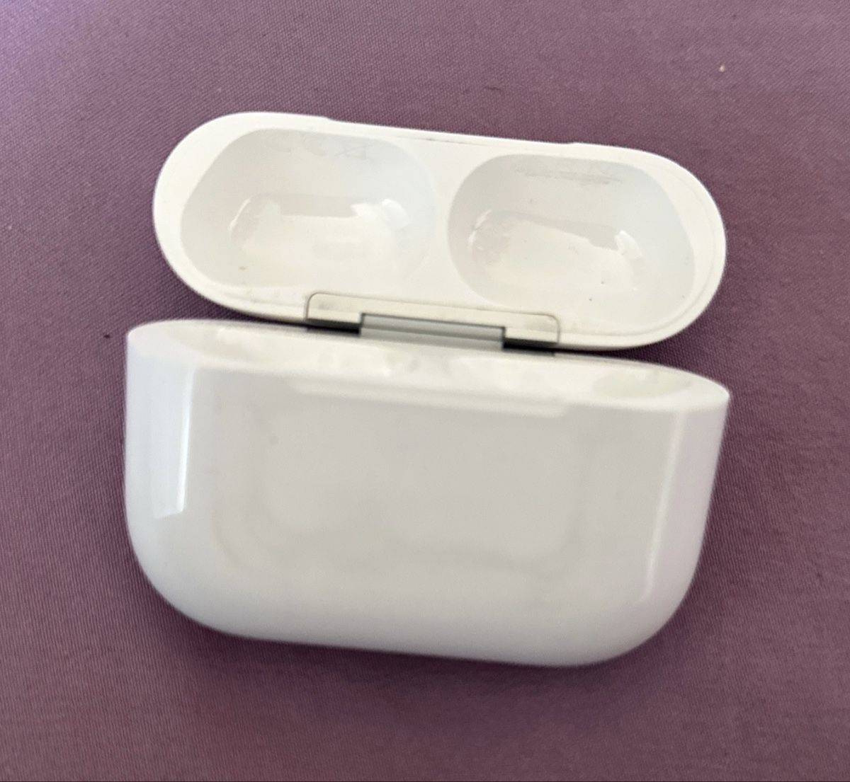 Apple Ladegerät: AirPods case  – Gebraucht aus Gansingen von mue_8kb9